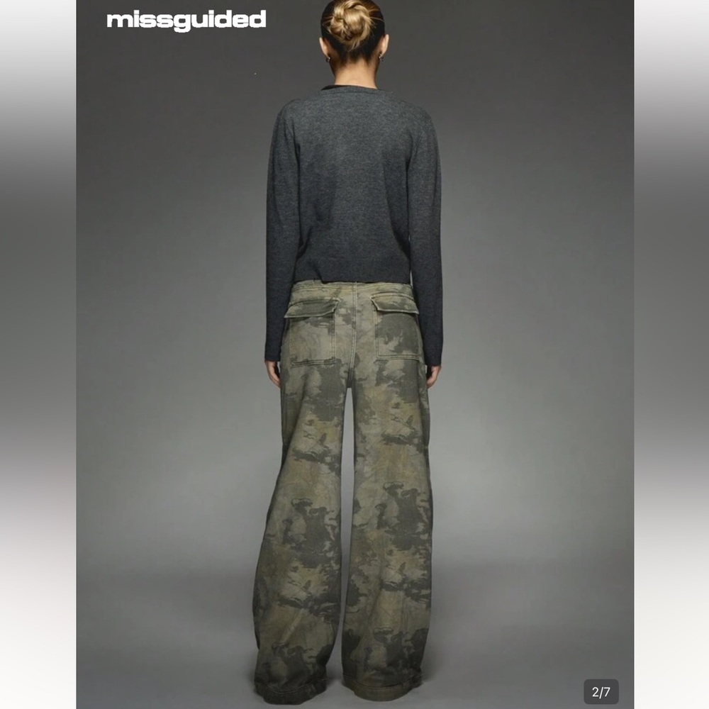 Missguided Olive Camo Print Paneled Wide Leg Jeans - Size: M (6) extra long - Picture 2 of 16